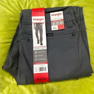NWT Wrangler utility pant